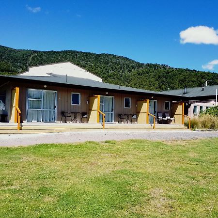 The Crossing Lodge Erua Exterior photo