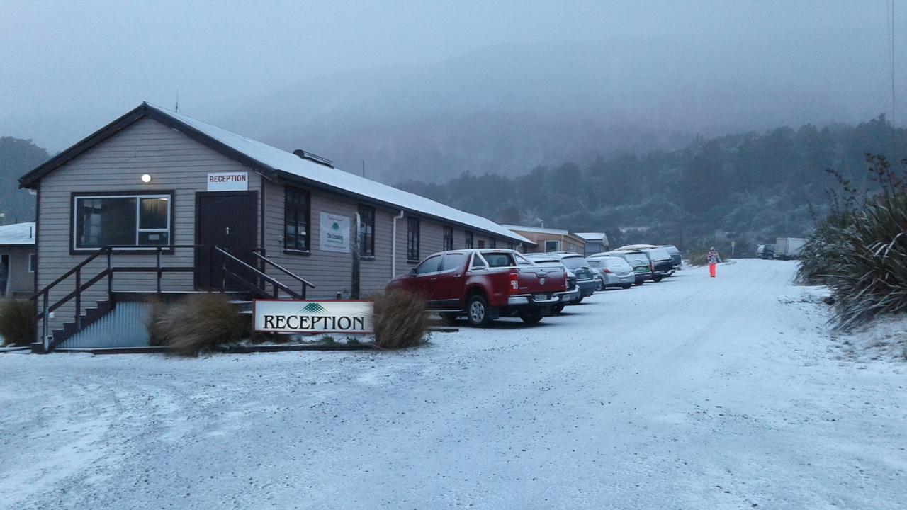 The Crossing Lodge Erua Exterior photo