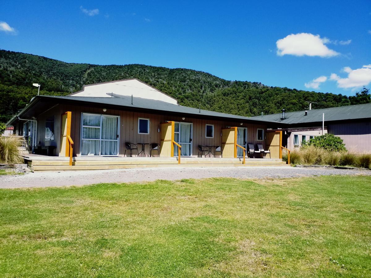 The Crossing Lodge Erua Exterior photo