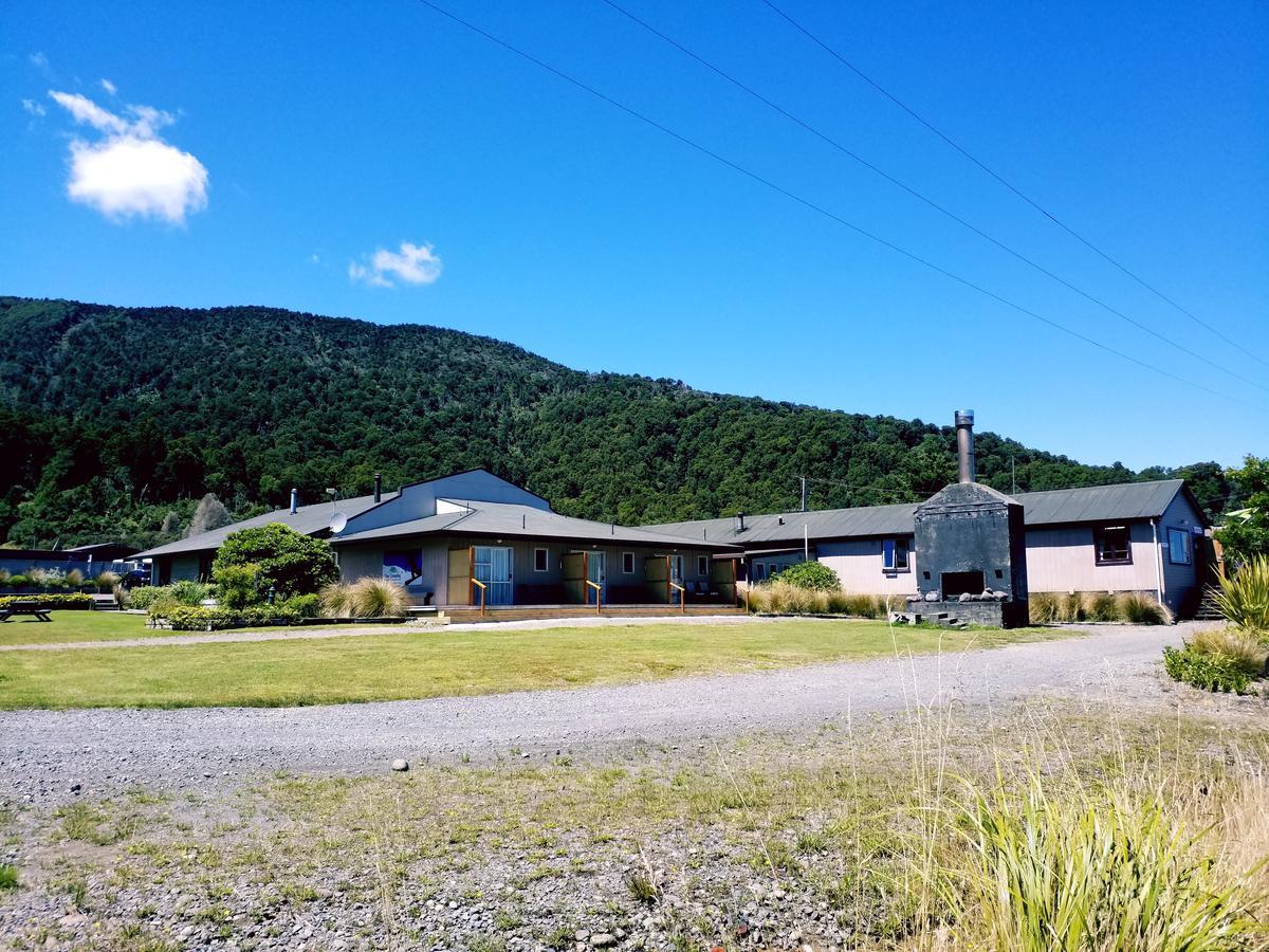 The Crossing Lodge Erua Exterior photo